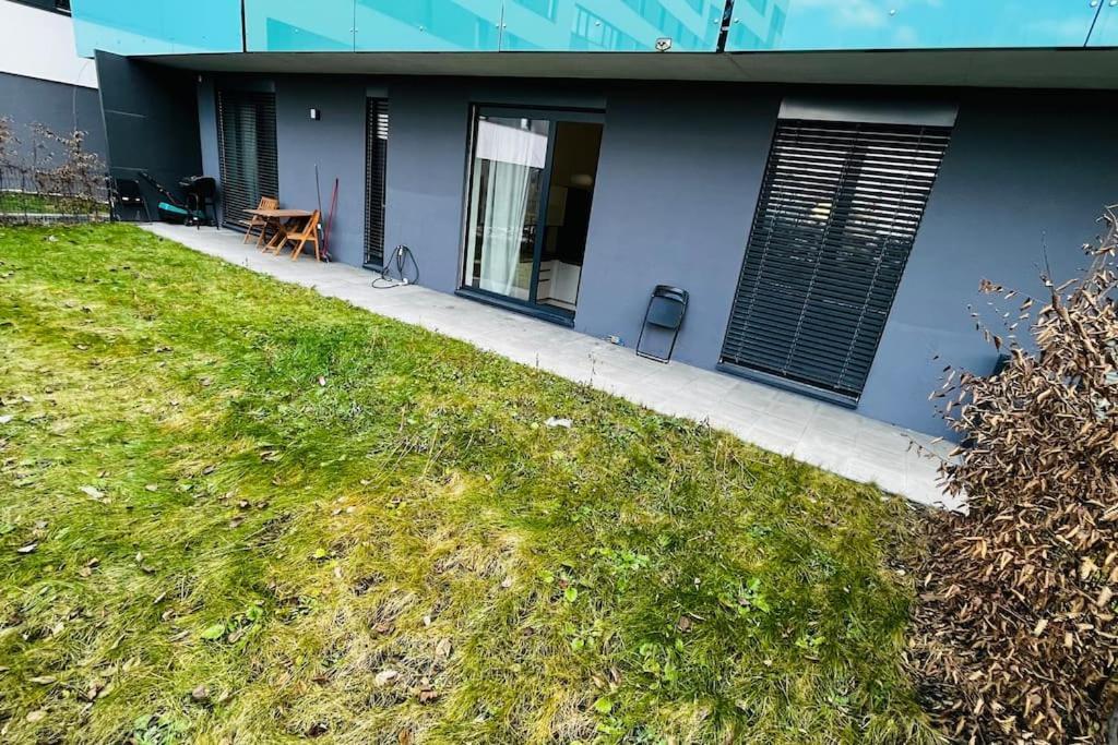 Apartment Holesovice, Garden, Garage Prague Exterior photo